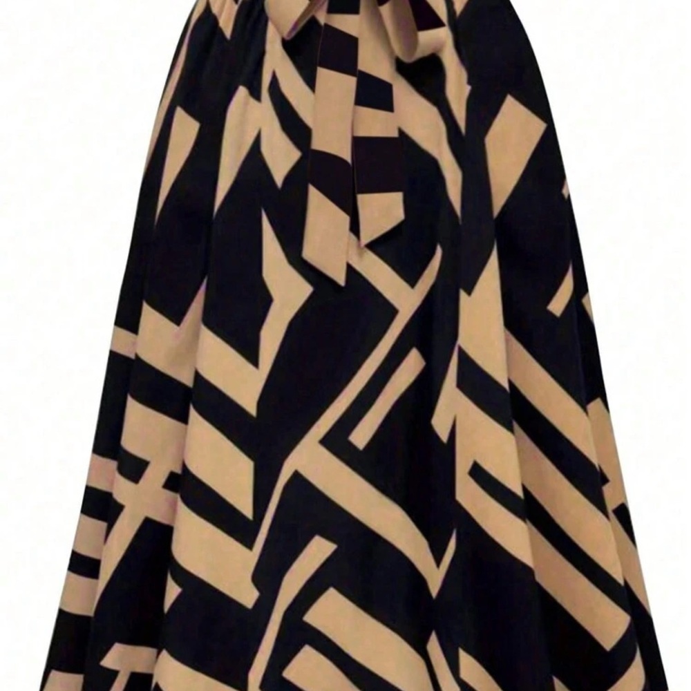 Elegant Black and Tan Geometric Skirt​ - Picture 3 of 3